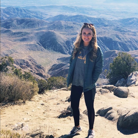 Meet your Posher, Anne - Picture 1 of 1